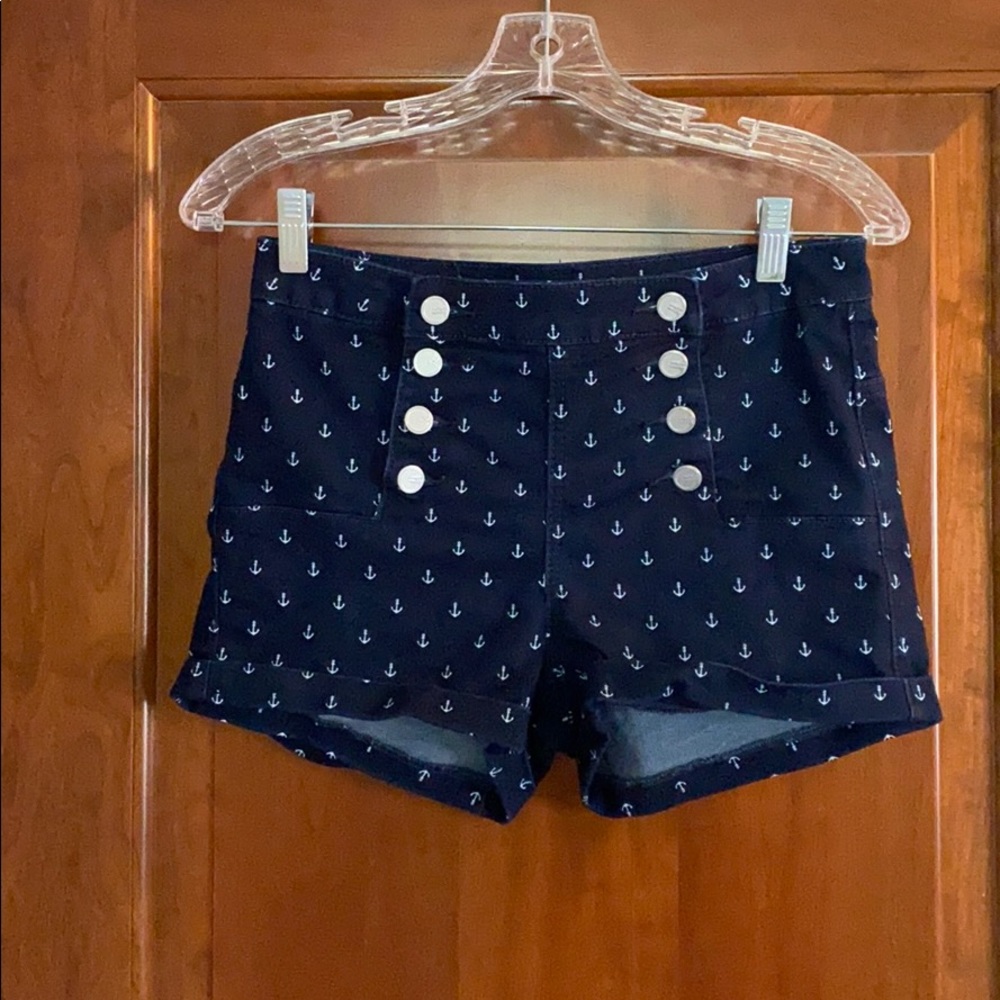 High-waisted Shorts